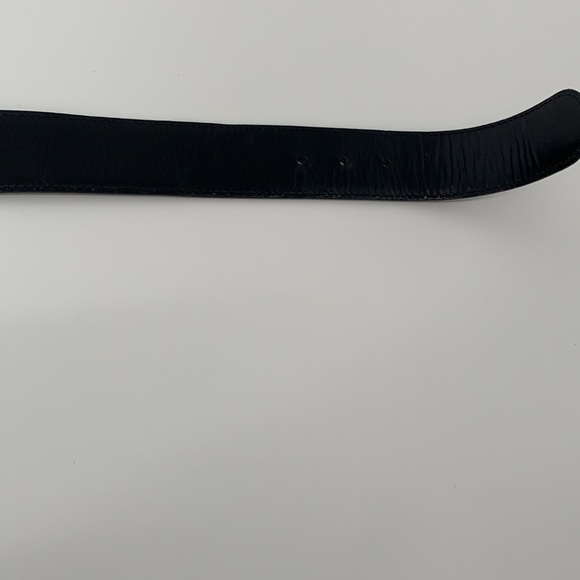 Gucci Authentic Black and Gold belt 💯 Authentic - Picture 9 of 12